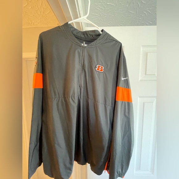 Nike Bengals Wind Breaker Pullover - Picture 1 of 3